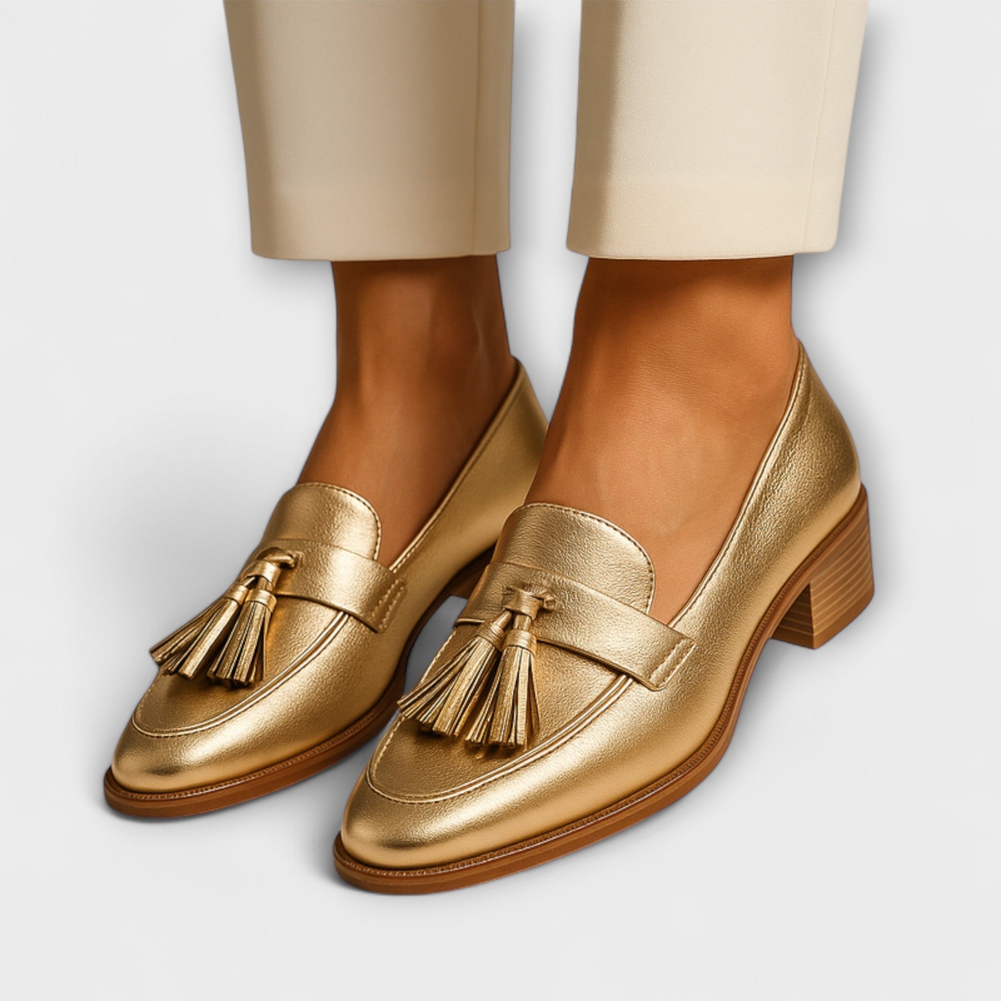 Maison Lumière™ | Mocassins dorés